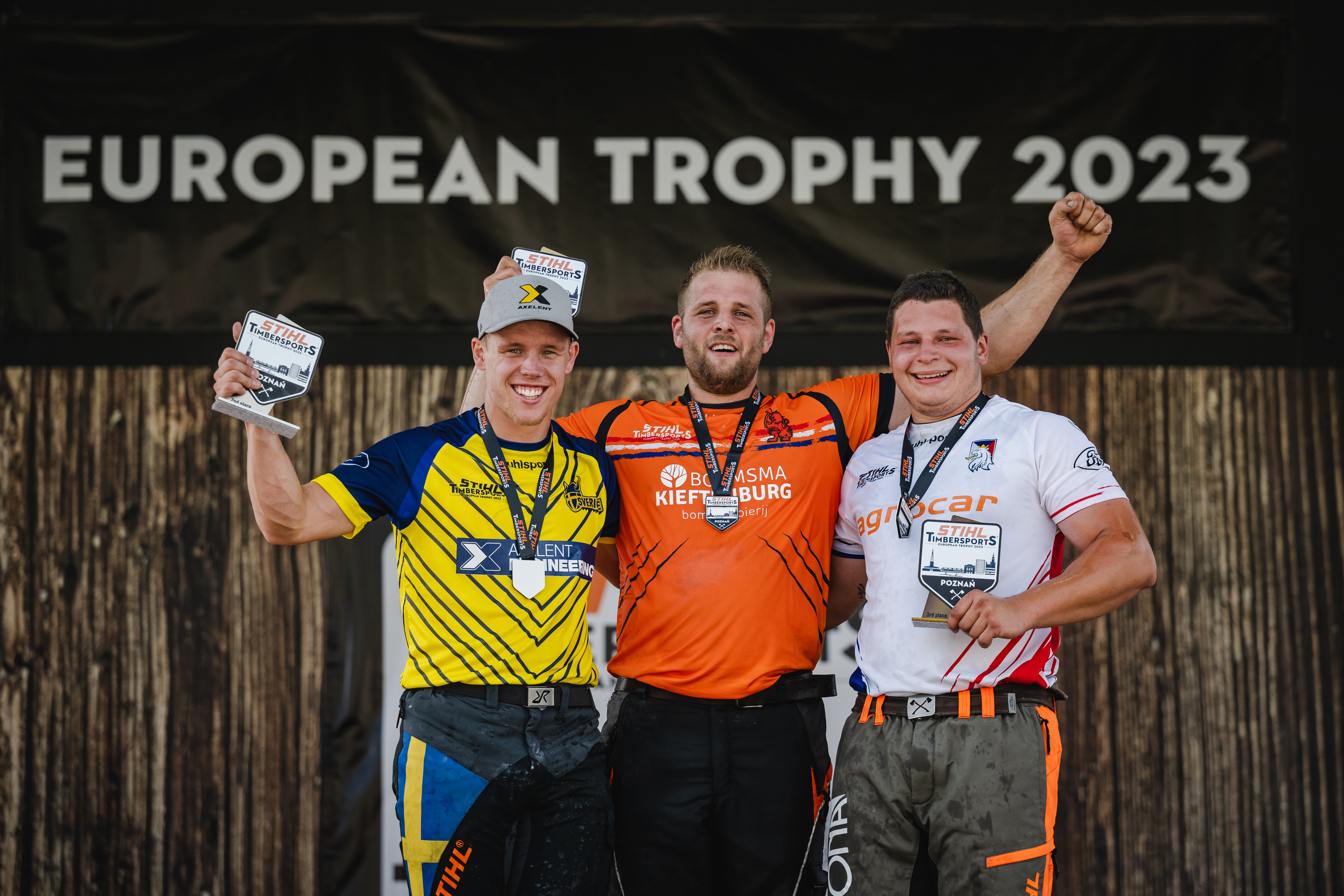 Redmer Knol (Mitte) gewinnt die European Trophy 2023 vor Ferry Svan (links) und Matyáš Klíma (rechts).